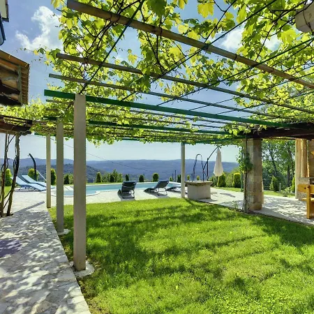 Villa Spacious With Pool In Lupoglav Dolenja Vas